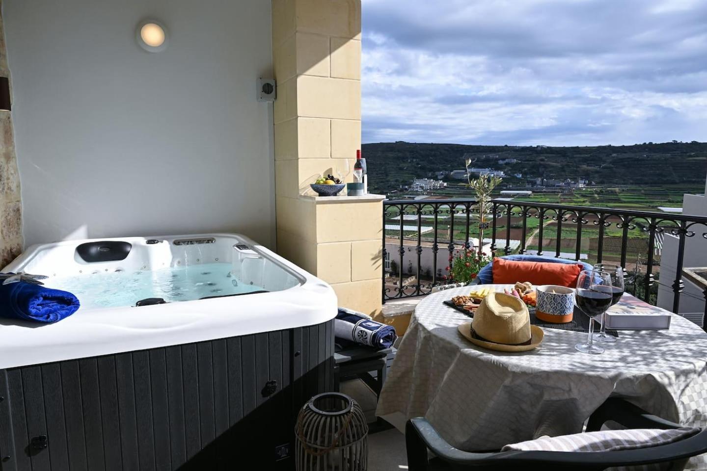Ta'Lonza Luxury Near Goldenbay With Hot Tub App3 Apartment Mellieħa Екстериор снимка