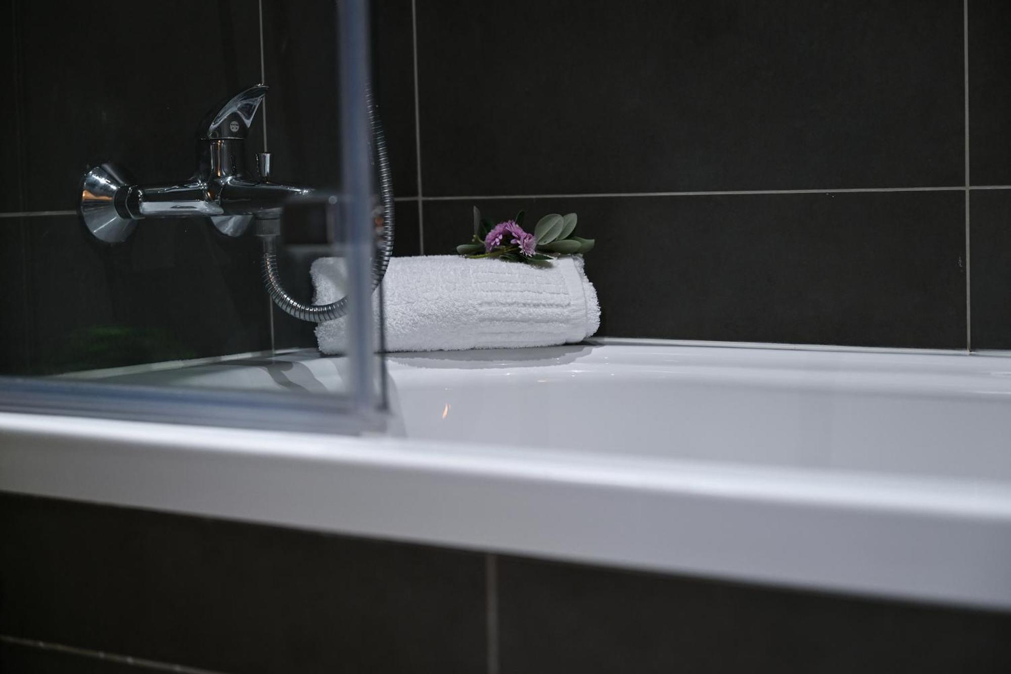 Fl 3 Ta'Lonza Luxury With Hot Tub By Homely Mellieħa Екстериор снимка