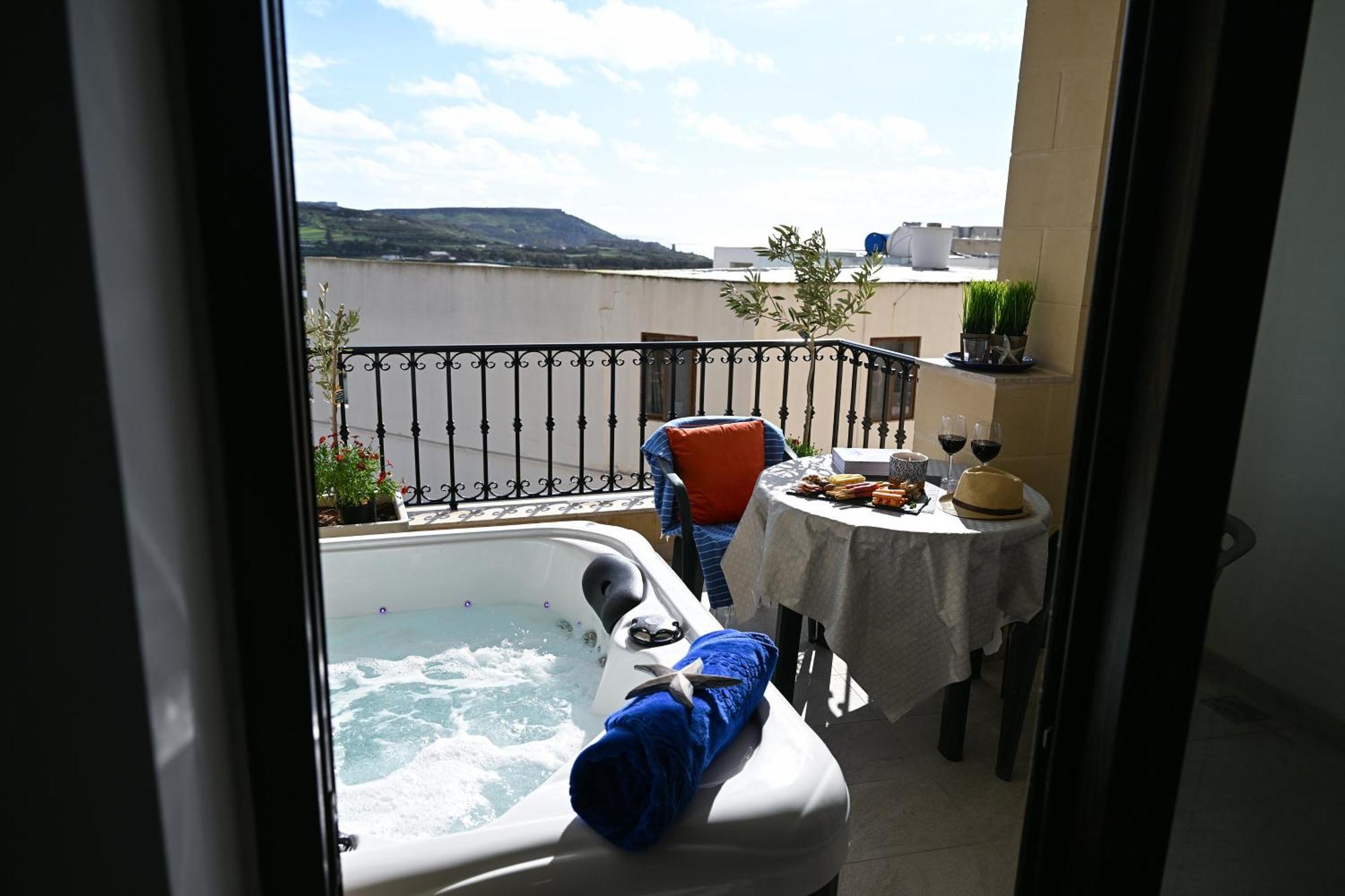 Fl 3 Ta'Lonza Luxury With Hot Tub By Homely Mellieħa Екстериор снимка